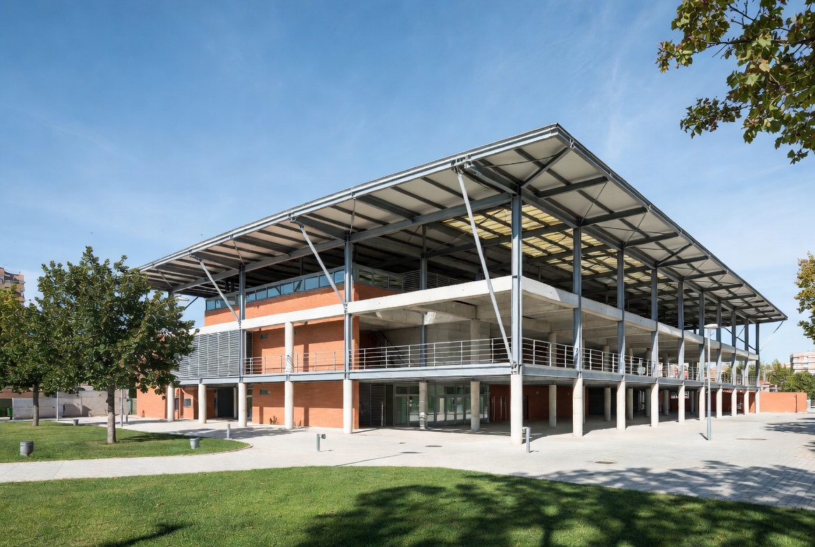 Pabellón polideportivo público